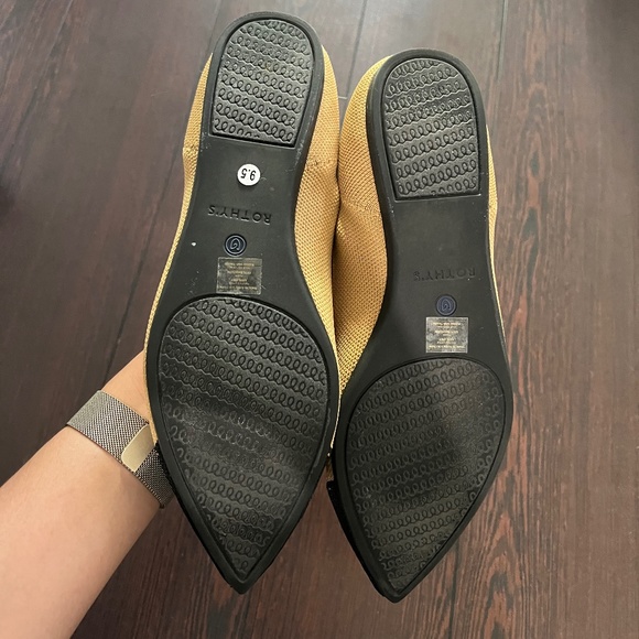 Rothy's - The Point in Camel Captoe (US 9.5) - Picture 9 of 12